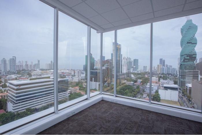 Venta de oficina en área bancaria, obarrio