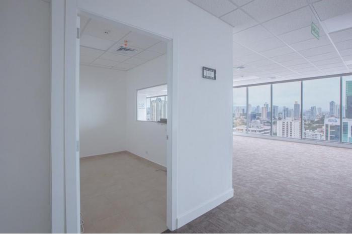 Venta de oficina en área bancaria, obarrio