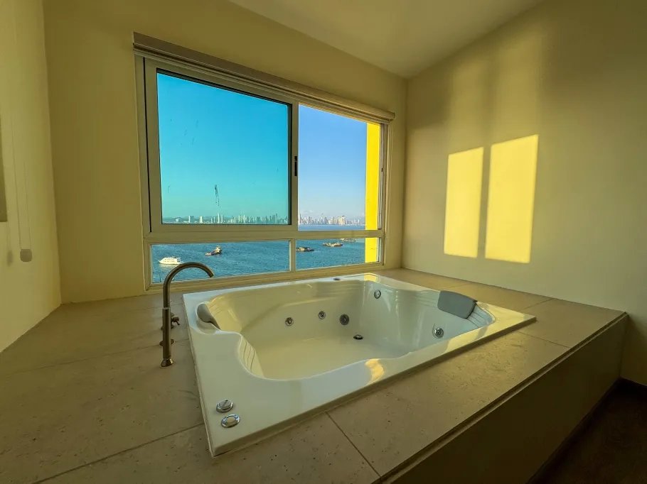 Apartment for sale in causeway of amador, Isla Perico, ph brisas de amador