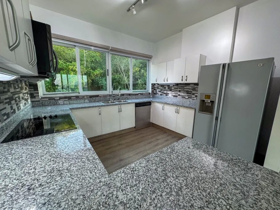 Apartment for sale in causeway of amador, Isla Perico, ph brisas de amador