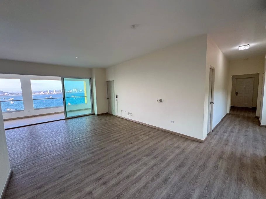 Apartment for sale in causeway of amador, Isla Perico, ph brisas de amador