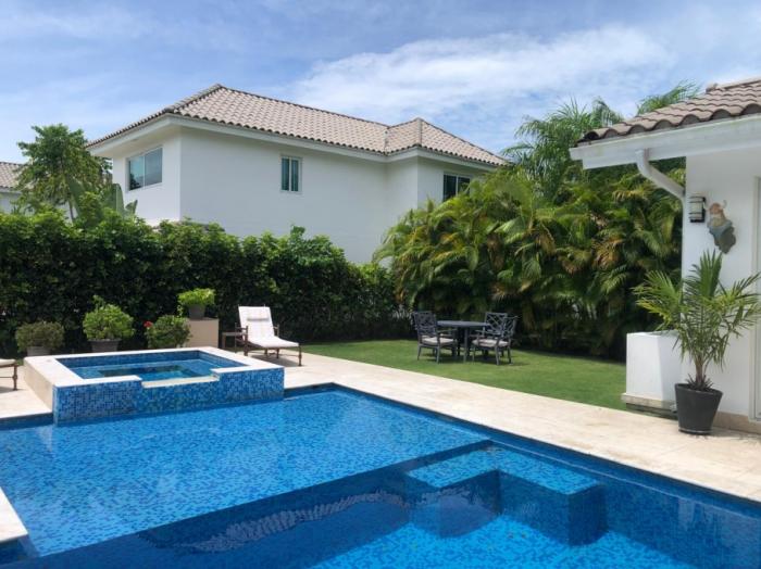 Alquiler de casa en bijao beach club & residences