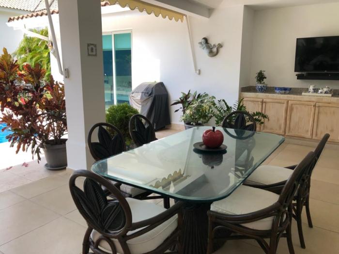 Alquiler de casa en bijao beach club & residences