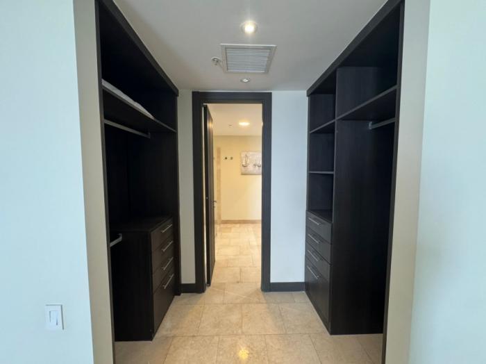 Lujo a 47 pisos: la mejor vista de panamá, apartamento amoblado en alquiler.
