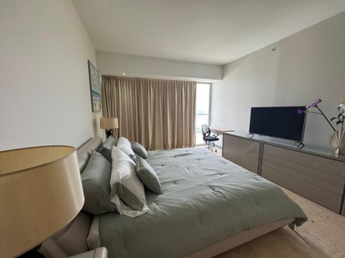 Lujo a 47 pisos: la mejor vista de panamá, apartamento amoblado en alquiler.