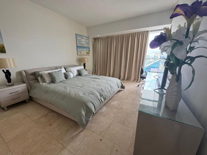 Lujo a 47 pisos: la mejor vista de panamá, apartamento amoblado en alquiler.