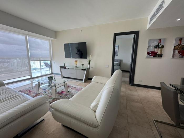 Lujo a 47 pisos: la mejor vista de panamá, apartamento amoblado en alquiler.