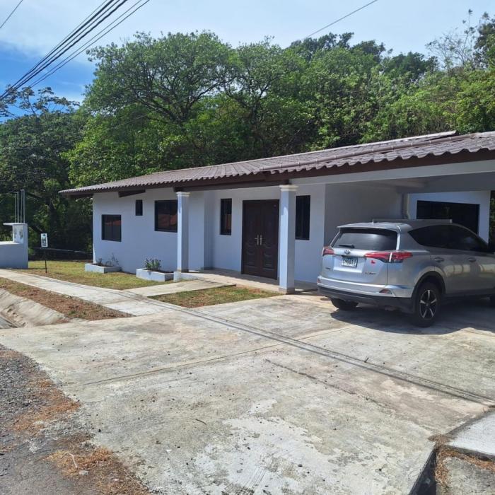 Venta de casa en residencial villa natalia en david