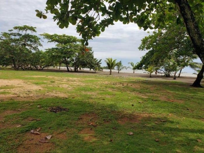 Venta de terreno frente al mar en colón, nombre de dios