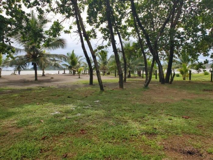 Venta de terreno frente al mar en colón, nombre de dios