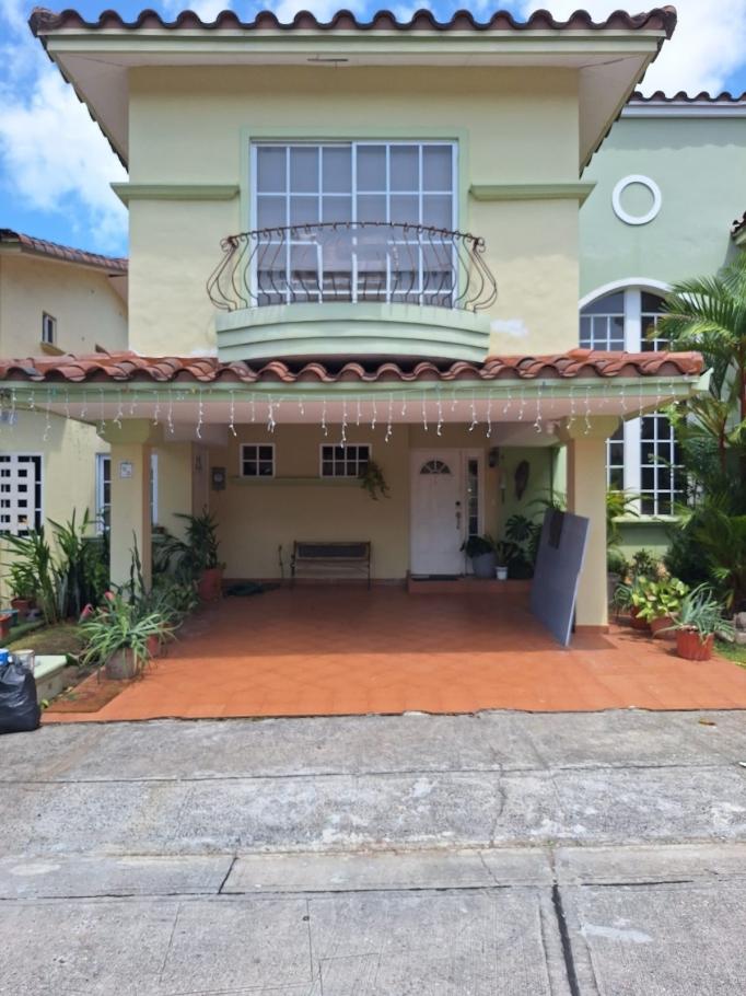 Venta de casa en ph dorado spring, condado del rey