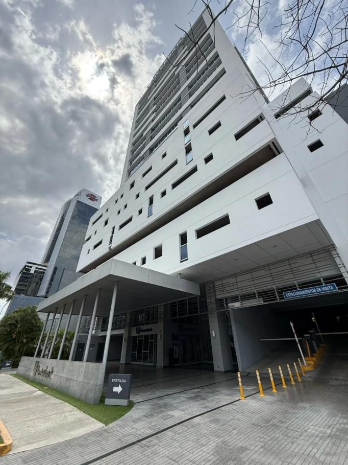 Venta de oficina comercial en ph torre centenario, parque lefevre / co...
