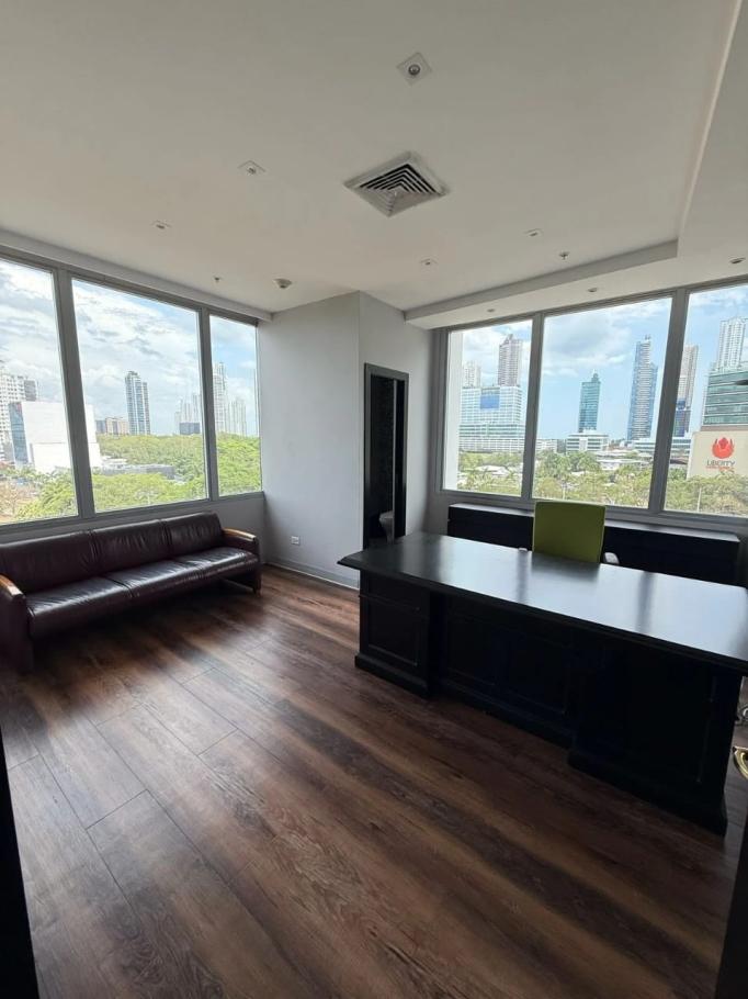 Venta de oficina comercial en ph torre centenario, parque lefevre / costa del este