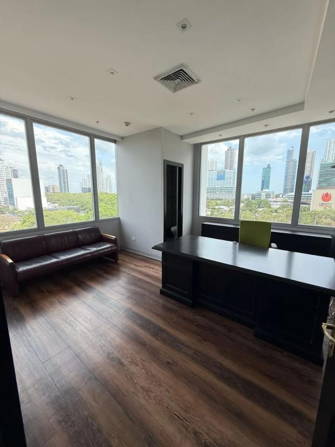 Venta de oficina comercial en ph torre centenario, parque lefevre / costa del este
