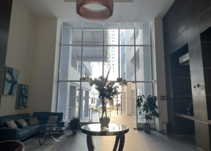 ¡vive en la cima! apartamento de 2 recámaras en ph san roque (piso alto)