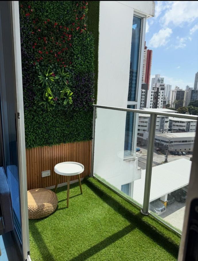 ¡vive en la cima! apartamento de 2 recámaras en ph san roque (piso alto)