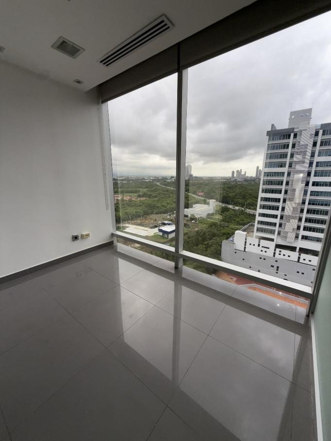 Oficina en alquiler torre aseguradora ancón