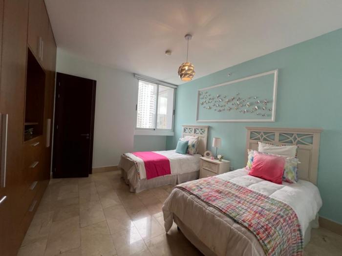 Venta de apartamento en torre panorama, coco del mar