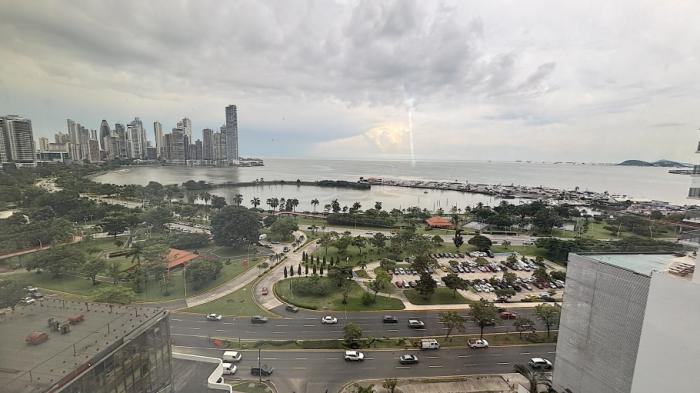Venta de apartamento ph rocamar, 227.66 m2