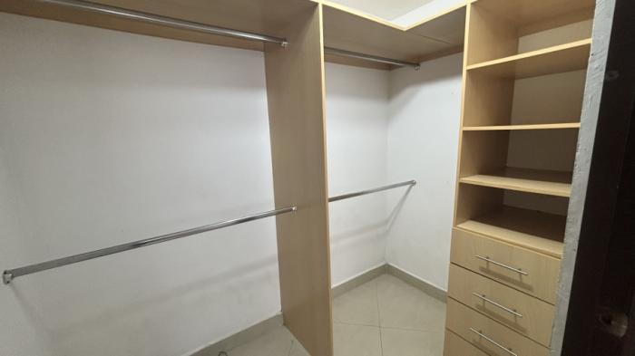 Venta de apartamento ph rocamar, 227.66 m2