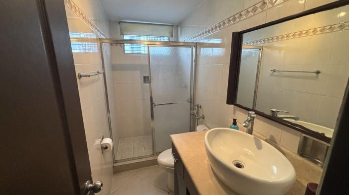 Venta de apartamento ph rocamar, 227.66 m2