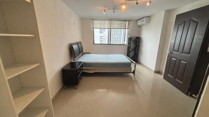 Venta de apartamento ph rocamar, 227.66 m2