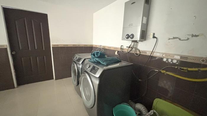 Venta de apartamento ph rocamar, 227.66 m2