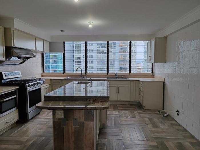 Venta de penthouse en pacific shore 