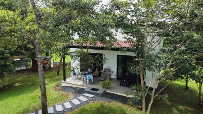 Se vende: hermosa propiedad en lago bay, santa catalina.