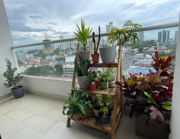 Venta de apartamento semiamoblado ph rainbow tower