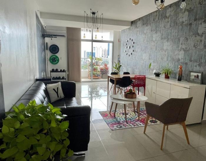 Venta de apartamento semiamoblado ph rainbow tower