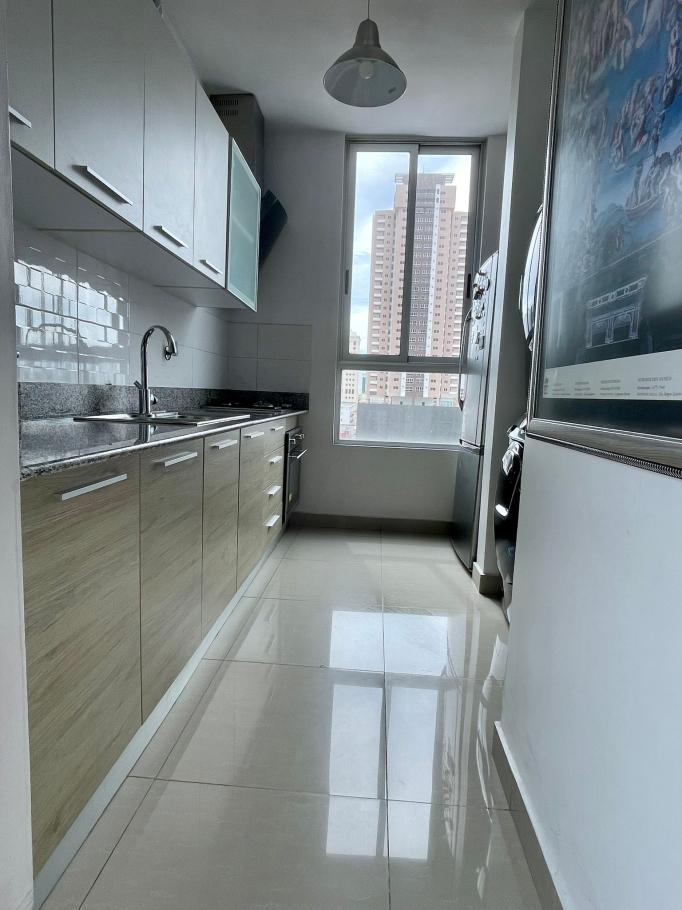 Venta de apartamento semiamoblado ph rainbow tower