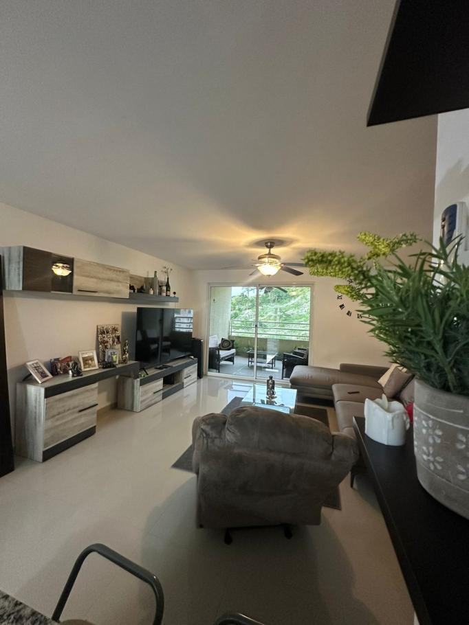 Venta de apartamento en ph altamira gardens ancón