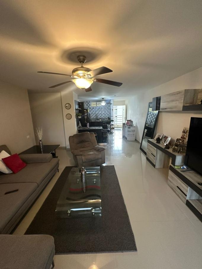 Venta de apartamento en ph altamira gardens ancón