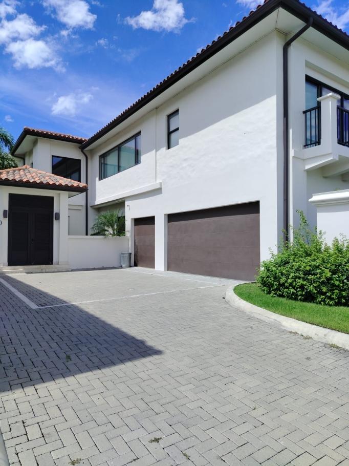 Venta de casa en buenaventura, río hato