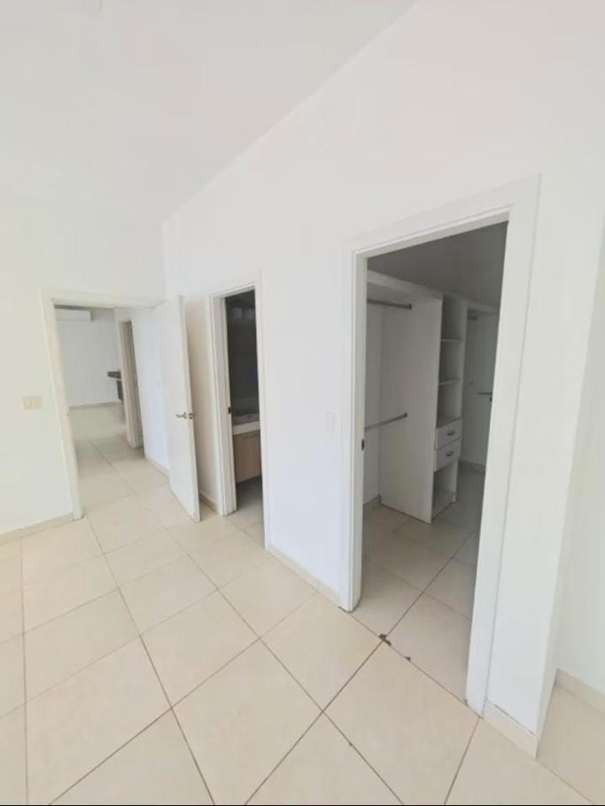 Venta de apartamento con vista al mar en coco del mar, san francisco