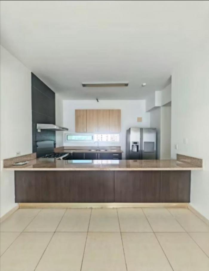 Venta de apartamento con vista al mar en coco del mar, san francisco