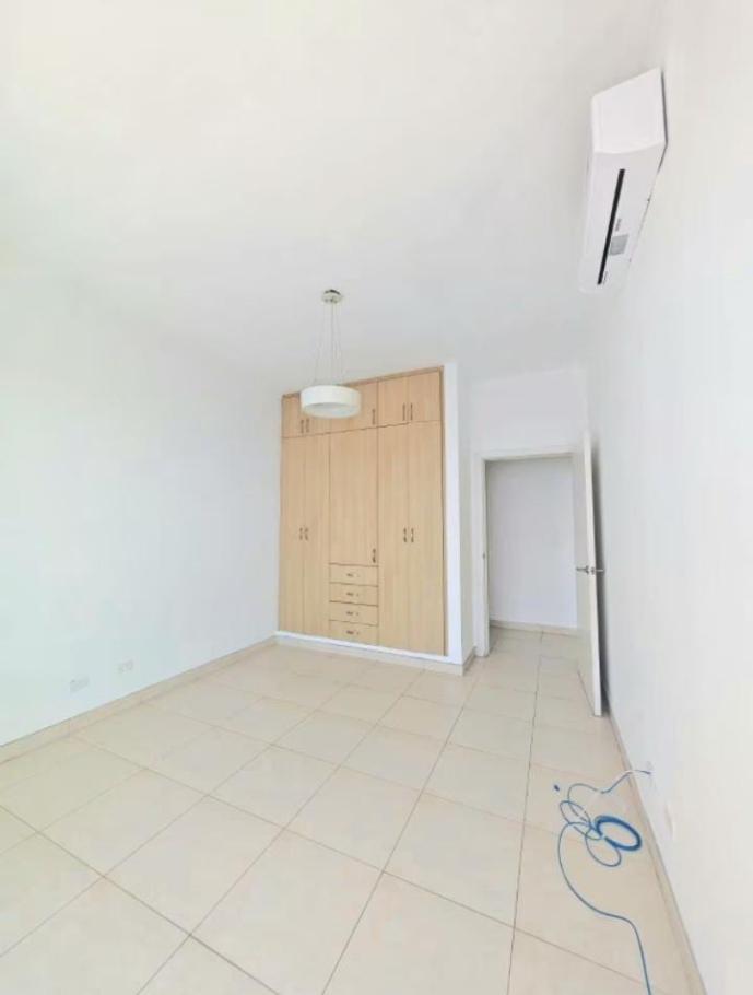 Venta de apartamento con vista al mar en coco del mar, san francisco
