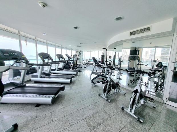 Venta de apartamento vacío en ave. balboa, panamá