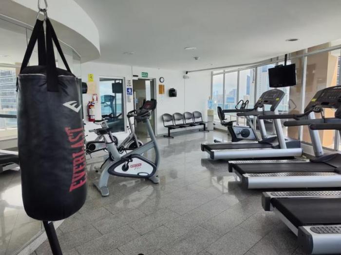 Venta de apartamento vacío en ave. balboa, panamá
