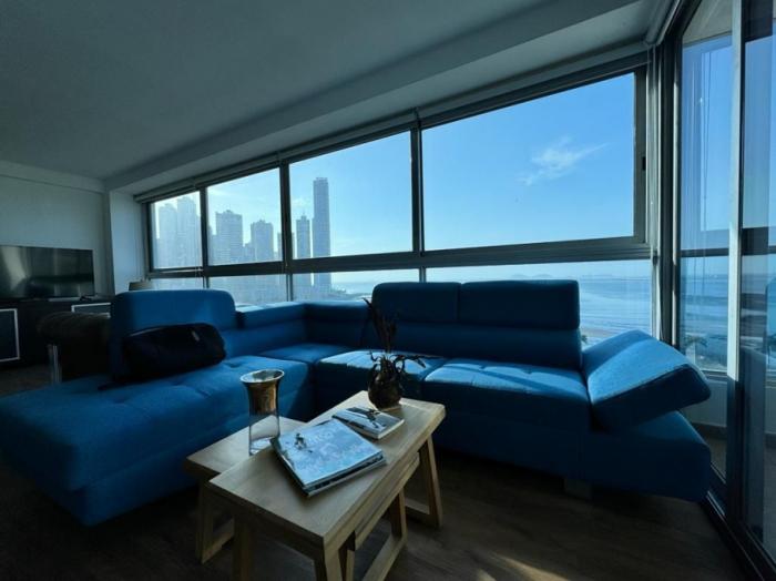 Venta de apartamento vacío en ave. balboa, panamá