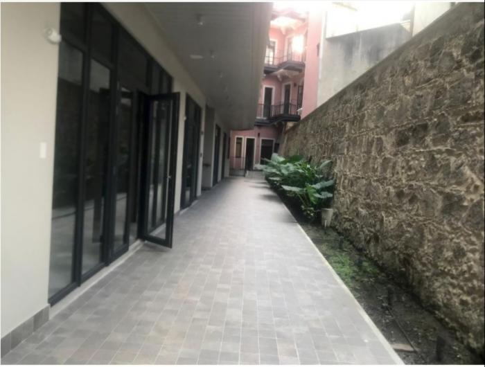 Alquiler de local comercial en la plazuela de alfaro, casco viejo