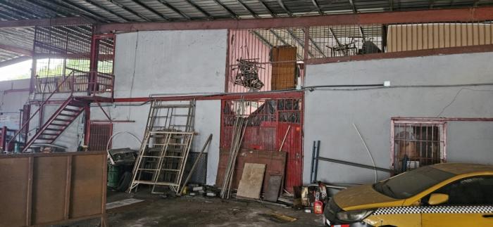 Venta de galera comercial ubicada en santa ana, calle estudiante, ancón.