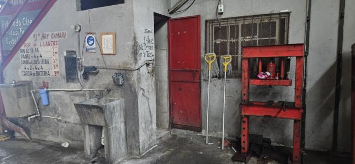 Venta de galera comercial ubicada en santa ana, calle estudiante, ancón.