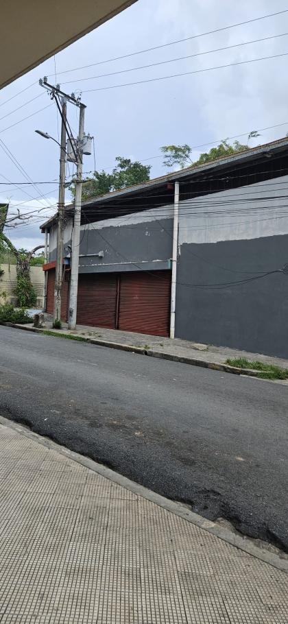 Venta de galera comercial ubicada en santa ana, calle estudiante, ancón.