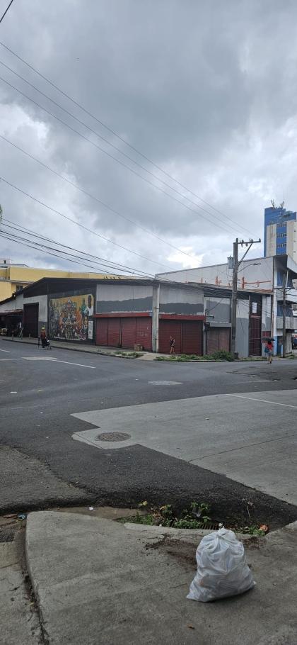 Venta de galera comercial ubicada en santa ana, calle estudiante, ancón.