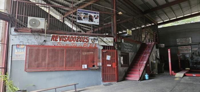 Venta de galera comercial ubicada en santa ana, calle estudiante, ancón.