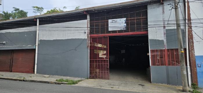 Venta de galera comercial ubicada en santa ana, calle estudiante, ancón.