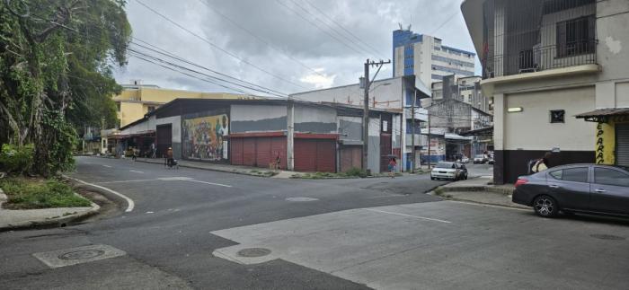 Venta de galera comercial ubicada en santa ana, calle estudiante, ancón.