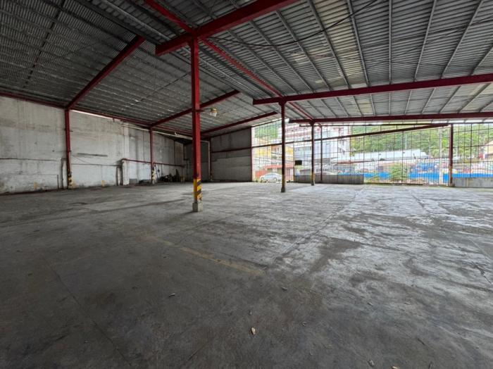 Venta de galera comercial ubicada en santa ana, calle estudiante, ancón
